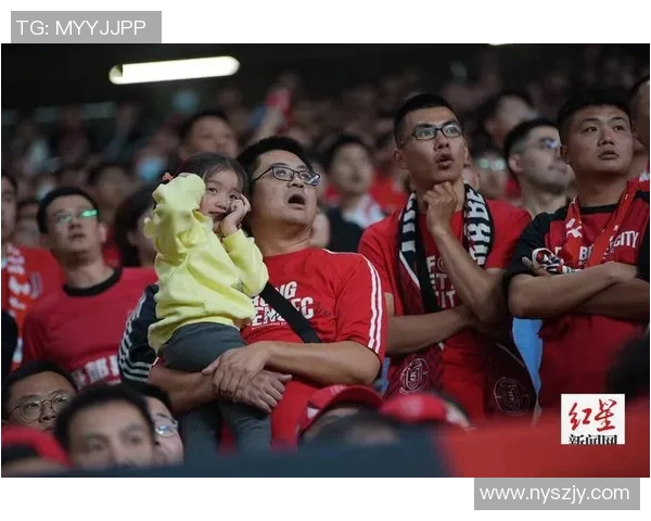热情洋溢的西班牙国家队球迷活动展现足球文化的独特魅力与团结精神